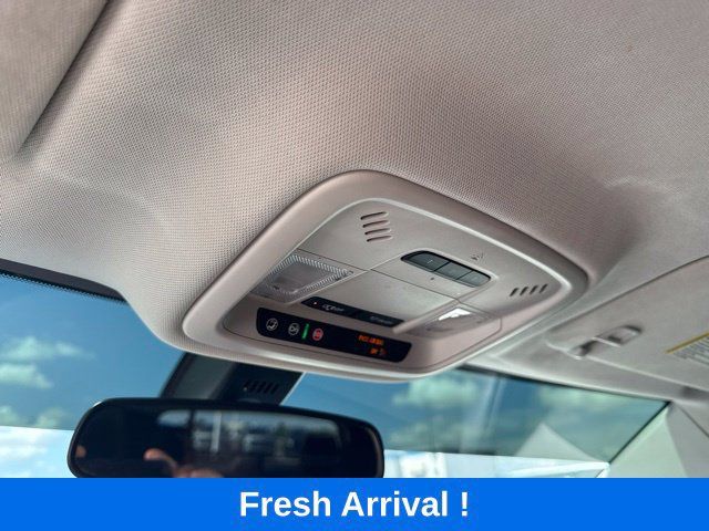 Used 2021 Chevrolet Traverse LT FWD image 11