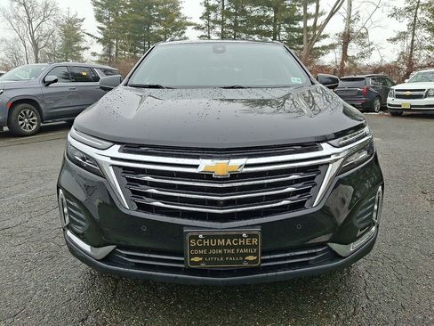 Used 2023 Chevrolet Equinox Premier image 2