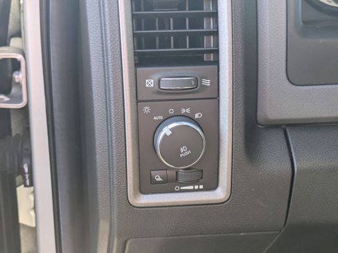 Used 2017 RAM 1500 Express image 14