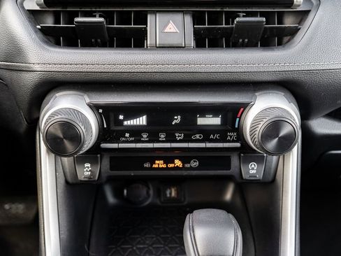 Certified 2024 Toyota RAV4 LE FWD image 28