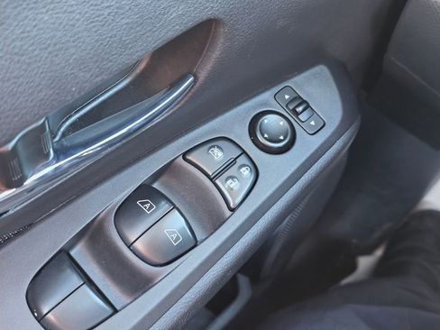 Used 2023 Nissan Kicks SV image 35