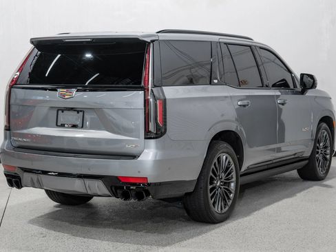 Used 2023 Cadillac Escalade V image 6