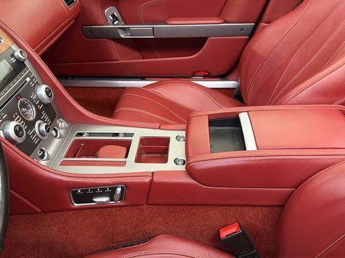 Used 2014 Aston Martin DB9 Volante RWD image 22
