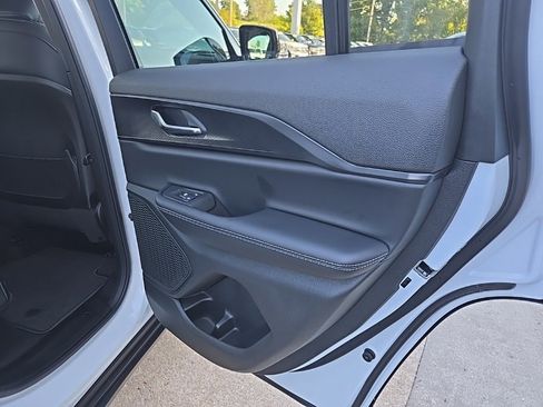 New 2025 Jeep Grand Cherokee Altitude image 75