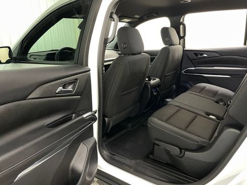 Certified 2024 Chevrolet Traverse LT FWD image 43