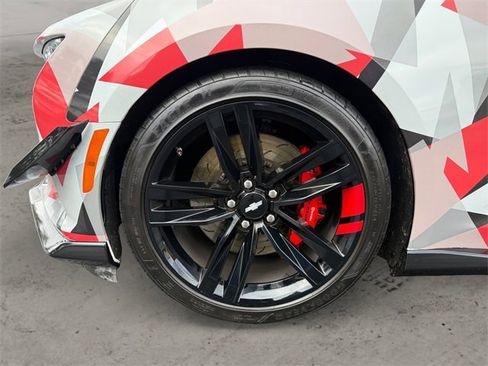 Used 2018 Chevrolet Camaro SS image 14