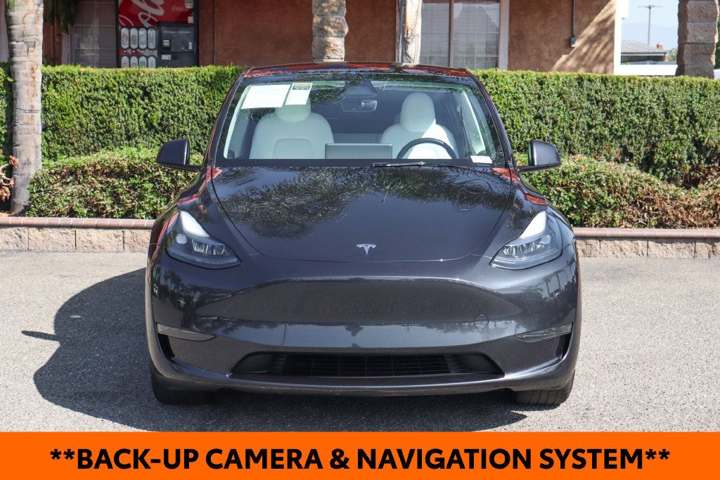 Used 2025 Tesla Model Y Long Range RWD image 3