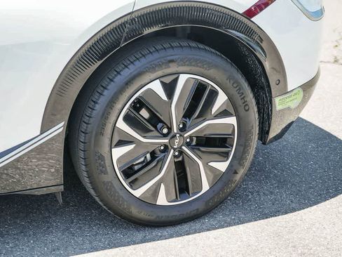 Certified 2023 Kia EV6 Wind w/ Wind Technology Package AWD/4WD image 10