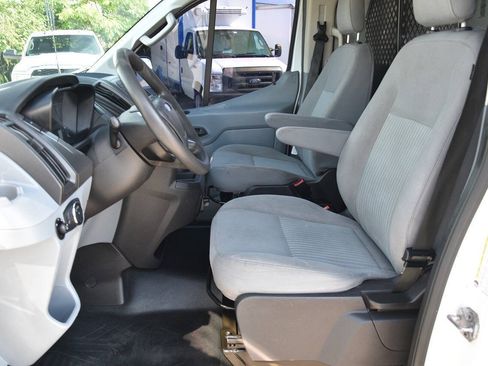 Used 2018 Ford Transit 250 130 Low Roof RWD image 9