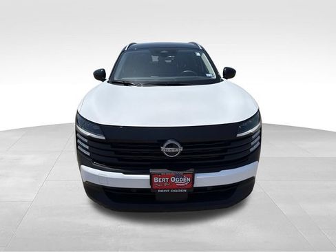 Certified 2026 Nissan Kicks SV FWD image 2