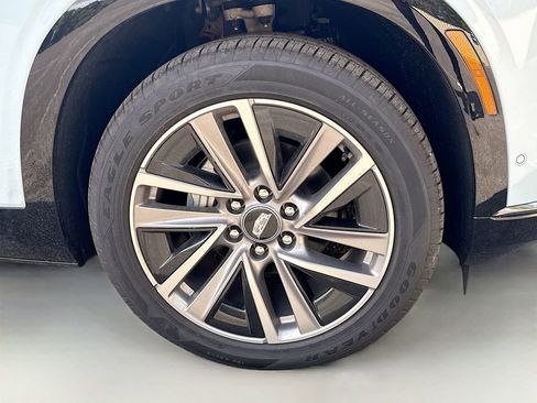 New 2026 Cadillac Vistiq Sport w/ LPO, Floor Liner Package image 33