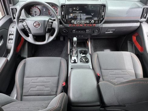Used 2025 Nissan Frontier PRO-4X AWD/4WD image 9