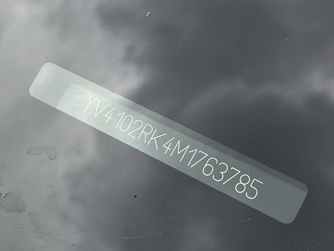 Used 2021 Volvo XC60 T5 Momentum w/ Premium Package image 34