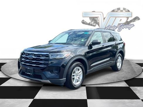 Used 2026 Ford Explorer Active AWD/4WD image 4