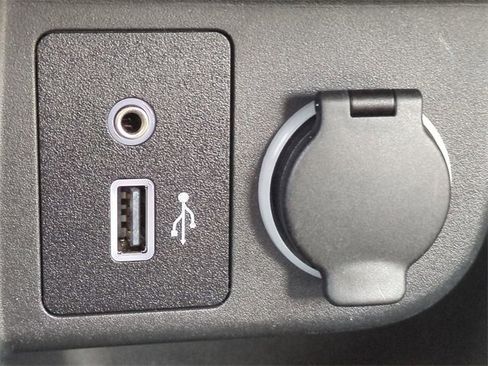 Used 2024 Nissan Kicks S image 21