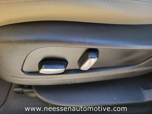 Used 2019 Cadillac XT5 FWD image 15