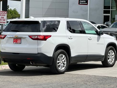 Used 2018 Chevrolet Traverse LS image 3