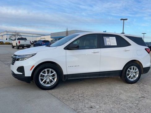 Used 2023 Chevrolet Equinox LS w/ LS Convenience Package image 5