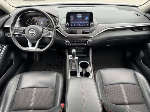 Used 2024 Nissan Altima 2.5 SR image 2