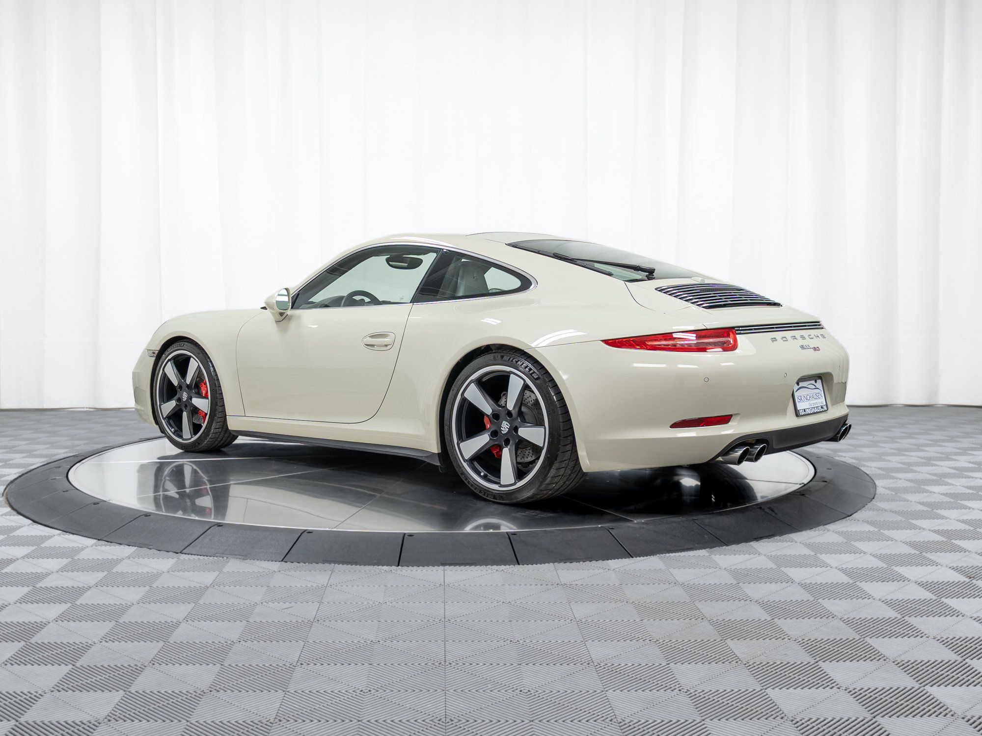 Certified 2014 Porsche 911 50th Anniversary Edition RWD image 3