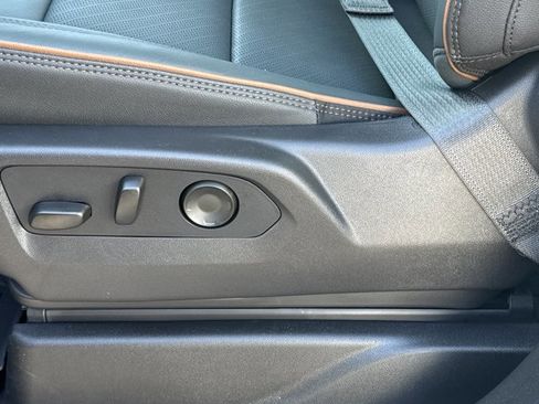 New 2026 GMC Yukon XL AT4 w/ AT4 Premium Package image 18