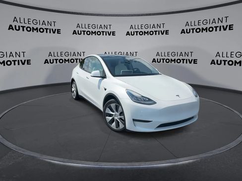 Used 2021 Tesla Model Y Long Range AWD/4WD image 4