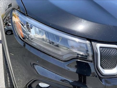 Used 2022 Jeep Compass Latitude FWD image 27