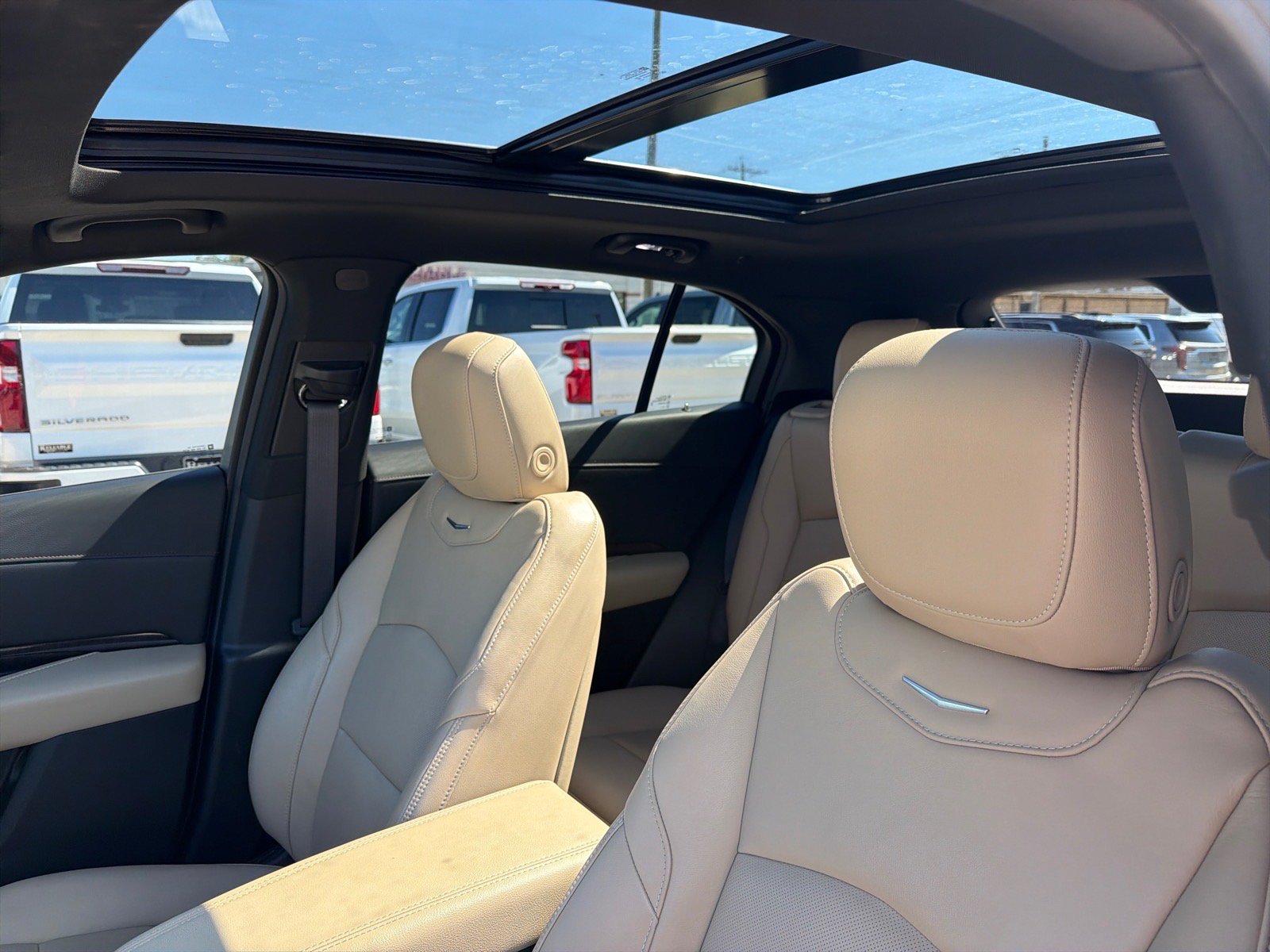 Used 2024 Cadillac XT4 Premium Luxury w/ Active Safety Package FWD image 15
