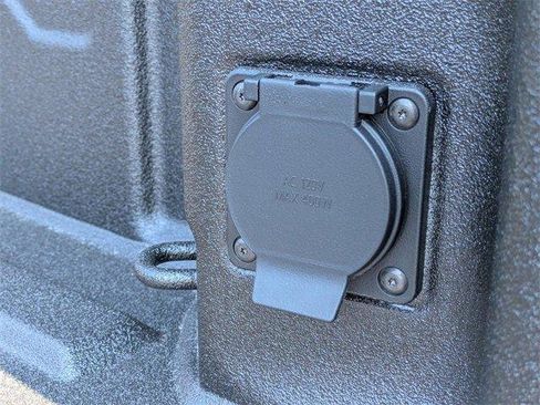 New 2025 GMC Sierra 2500 Denali w/ Denali Reserve Package image 15