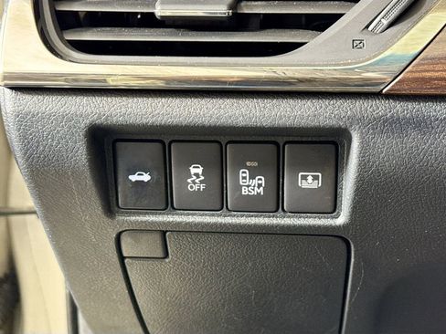 Used 2013 Toyota Avalon Limited image 10