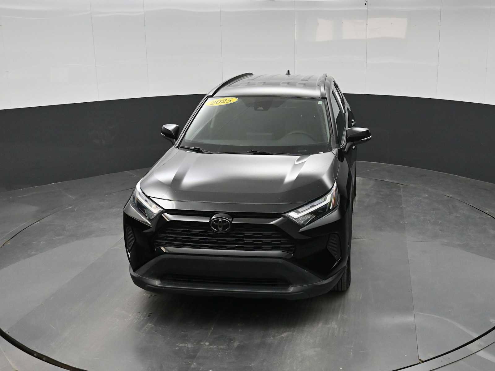 Used 2025 Toyota RAV4 XLE AWD/4WD image 26