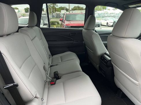 Used 2025 Honda Passport EX-L image 9