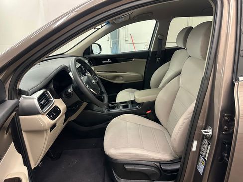 Used 2019 Kia Sorento AWD image 20