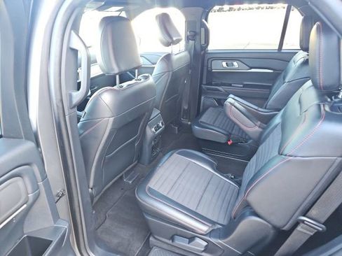 Used 2025 Ford Explorer ST-Line image 21