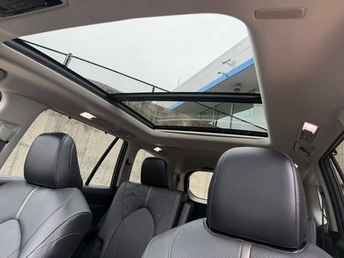 Used 2024 Toyota Grand Highlander AWD image 17