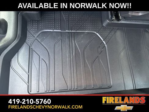 Certified 2024 Chevrolet Trax RS image 30