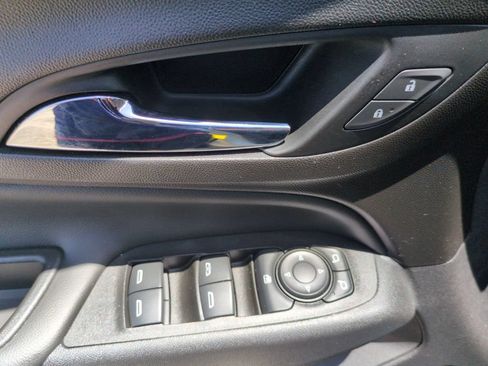 Used 2021 Chevrolet Equinox LT FWD image 15