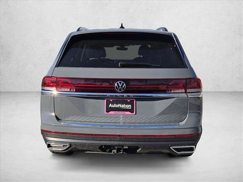 New 2026 Volkswagen Atlas SE image 8