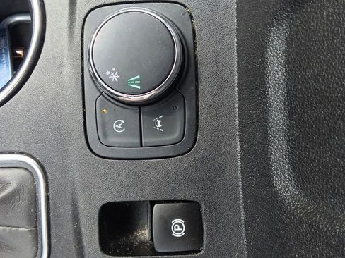 Used 2023 Chevrolet Traverse LT FWD image 27