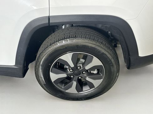 Used 2022 Jeep Grand Cherokee Limited 4xe image 11