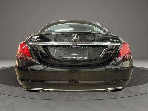 Used 2019 Mercedes-Benz C 300 4MATIC Sedan image 4
