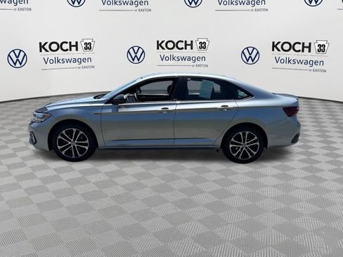 Used 2024 Volkswagen Jetta Sport FWD image 4