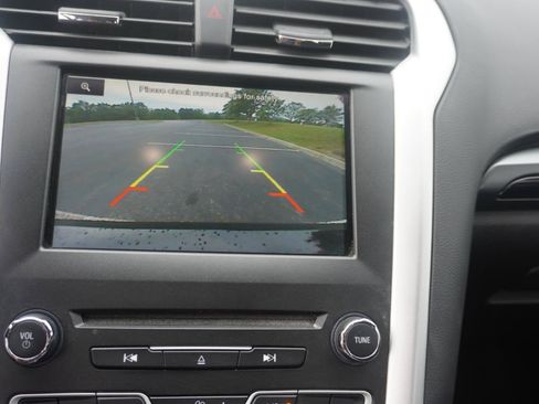 Used 2016 Ford Fusion SE AWD/4WD image 27