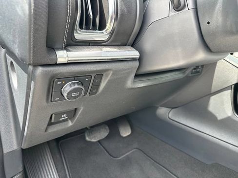Used 2025 Ford Expedition Platinum w/ Platinum Ultimate Package AWD/4WD image 19