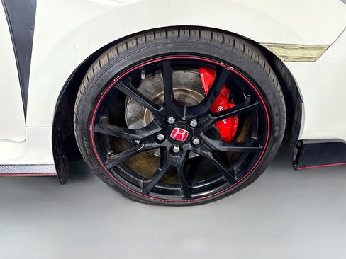 Used 2017 Honda Civic Type R image 32