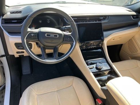 Certified 2023 Jeep Grand Cherokee Limited w/ Luxury Tech Group II image 6