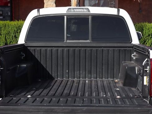 Used 2021 Toyota Tacoma SR w/ SR Convenience Package image 8