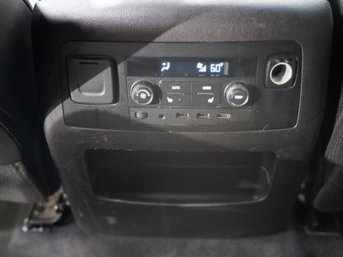 Used 2017 Chevrolet Tahoe Premier AWD/4WD image 33