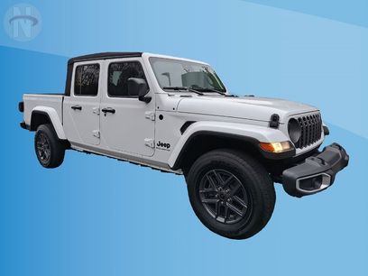 Used 2024 Jeep Gladiator Sport