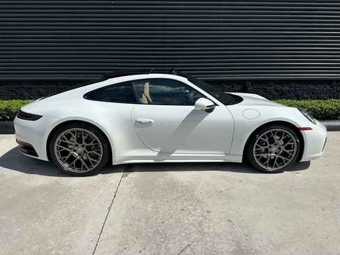 Certified 2024 Porsche 911 Carrera T RWD image 11